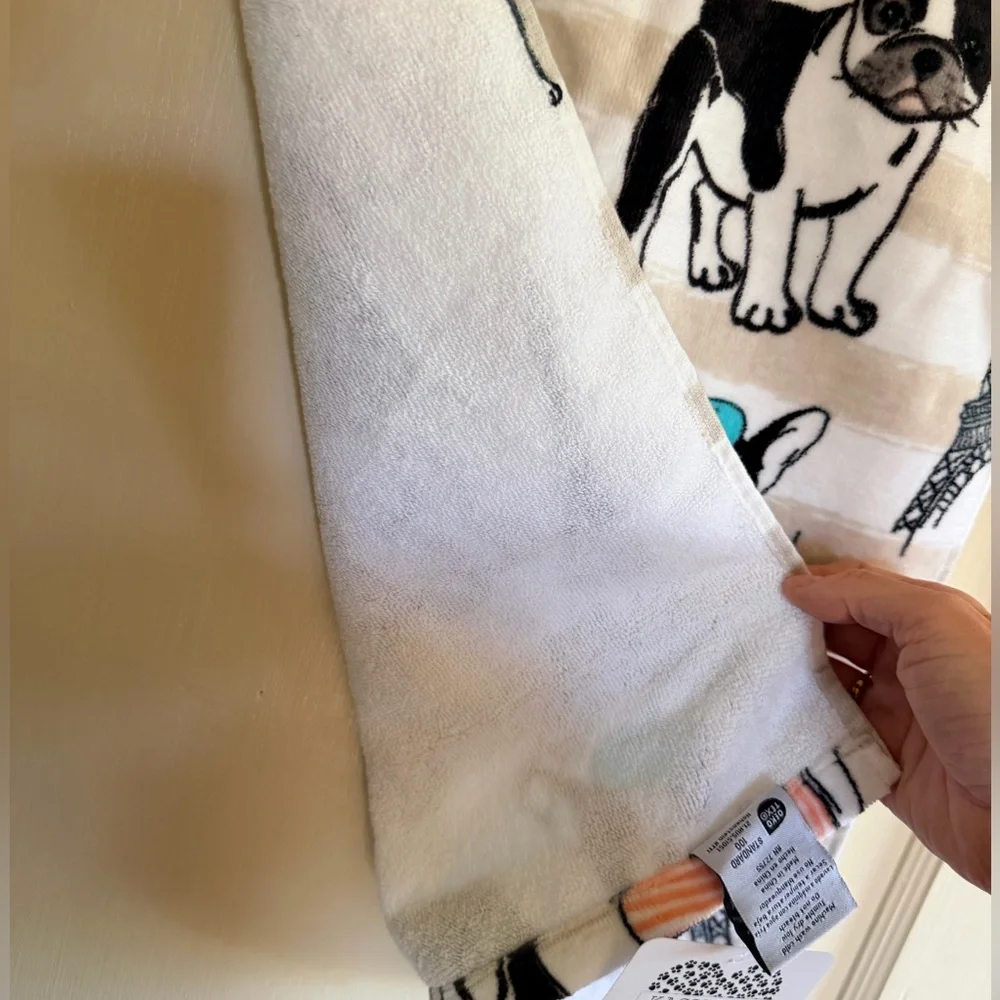 NWT Kassafina French Bulldog in Paris Hand Towel – Eiffel Tower Decor.
